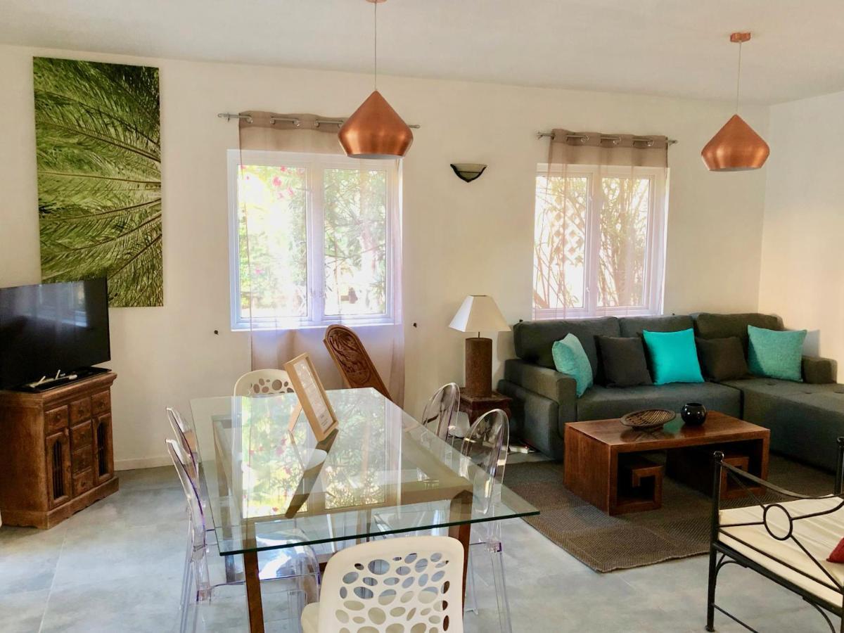 Beachfront Villa In A Beautiful And Secured Complex Flic-en-Flacq Екстериор снимка