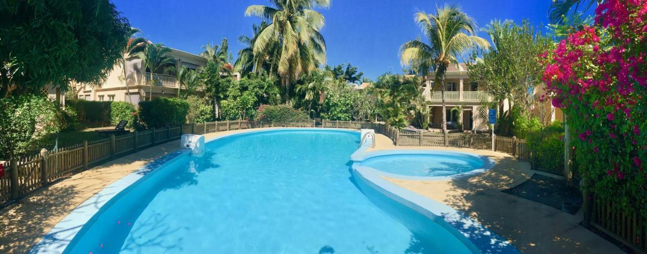 Beachfront Villa In A Beautiful And Secured Complex Flic-en-Flacq Екстериор снимка
