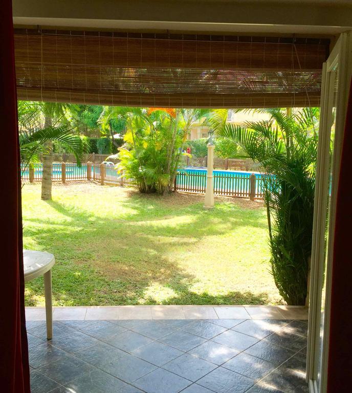 Beachfront Villa In A Beautiful And Secured Complex Flic-en-Flacq Екстериор снимка
